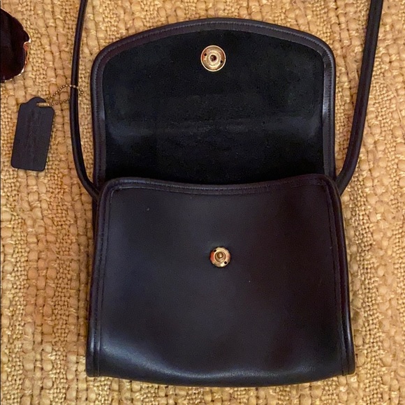 COACH Crossbody purse - Picture 4 of 6